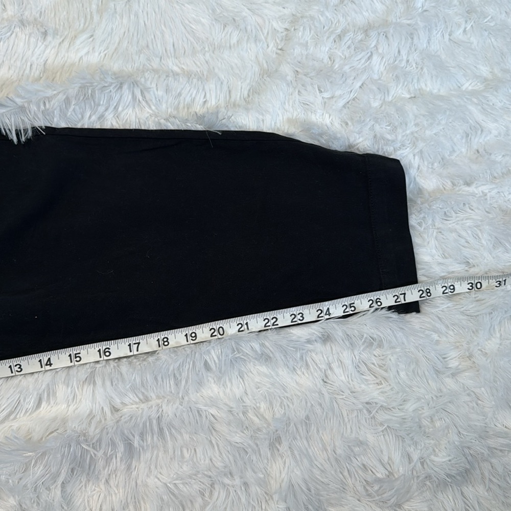 NWT, GAP XL, Black Cargo Pants with Tapered Leg - Picture 5 of 7